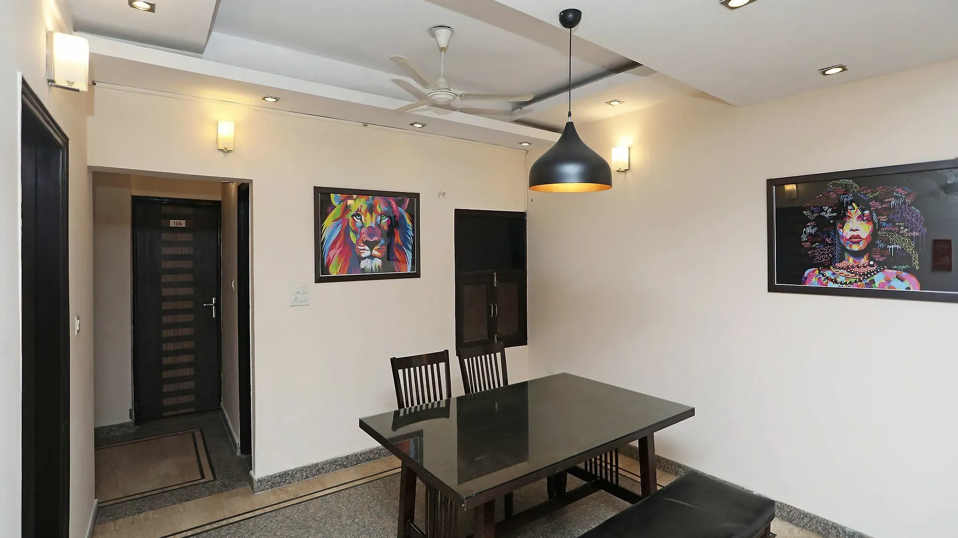 Oyo 11761 Whitepod Inn Gurgaon 3*,