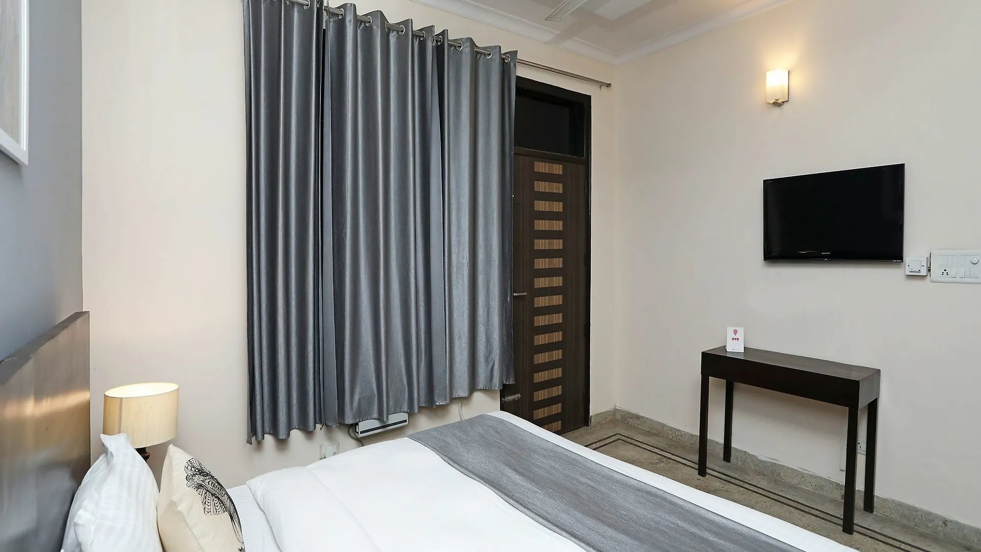 Oyo 11761 Whitepod Inn Gurgaon 3*,